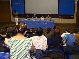 criminalizacao_pobreza_politicas_sobre_drogas_debatidas_seminario_direitos_humanos01-300x225.jpg